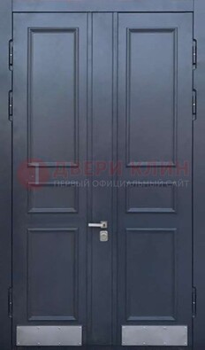 Черная двухстворчатая дверь для улицы с МДФ ДМ-535